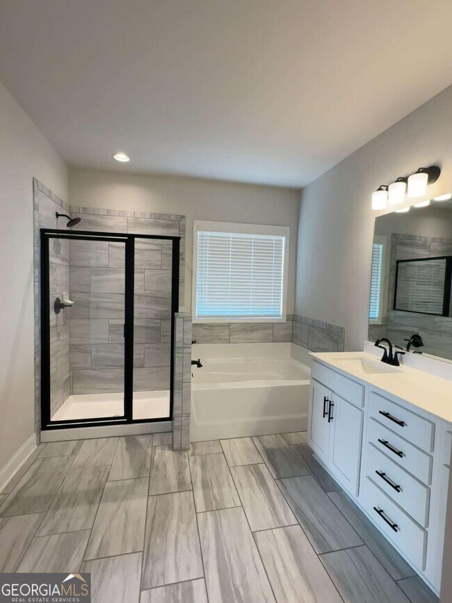 Building Photo - 4695 Cypress Pk Dr