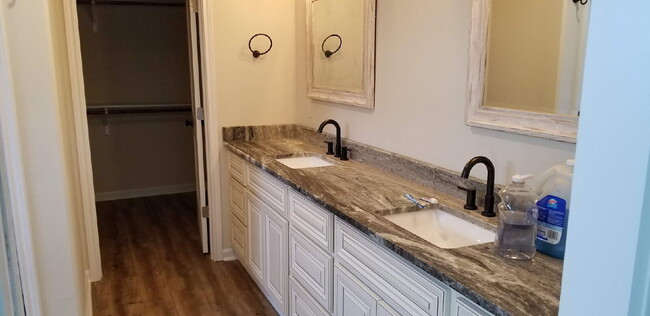 Building Photo - Beautiful Hill Country Retreat Near Lake Travis with AMAZING VIEWS