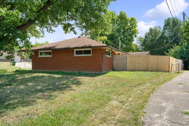 Building Photo - 4999 Packard Dr
