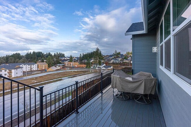 Building Photo - Modern 4BD/3BA Rental with Garage & Fenced...