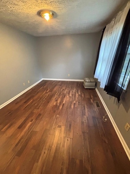 Building Photo - 709 Chert Ln