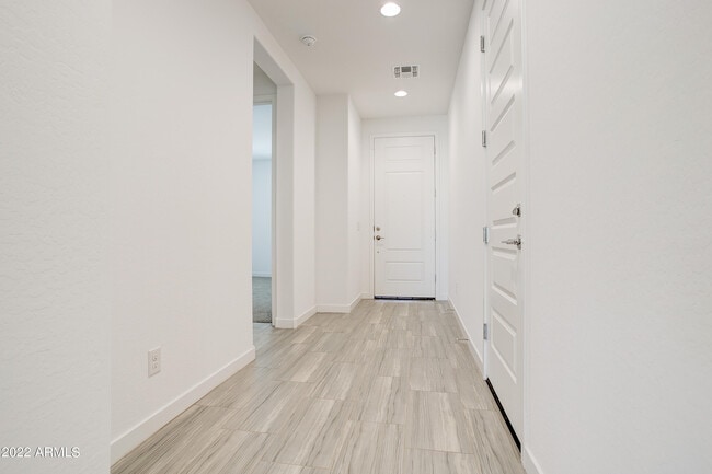 Building Photo - 17032 W El Caminito Dr