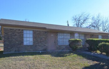 Building Photo - Reduced price!