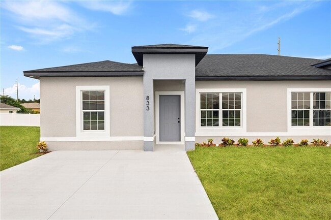 Building Photo - 906 Fraser Dr