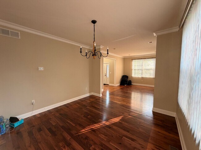 Building Photo - 87 Timberhill Dr
