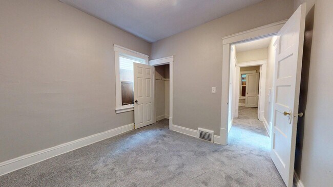 Building Photo - 3001 Denison Ave