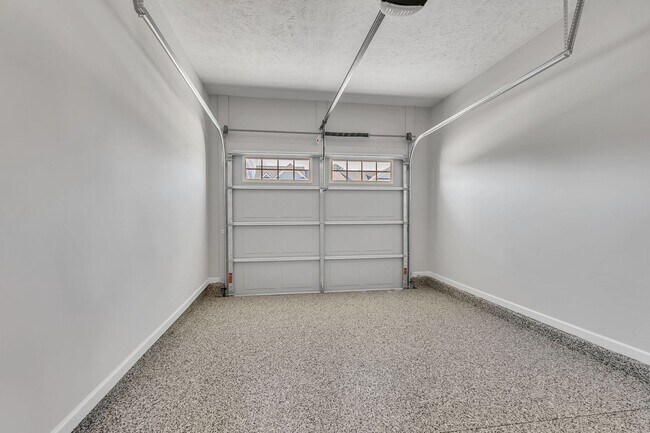 Building Photo - Beautiful NEW 3 Bed 2.5 Bath Townhome in M...