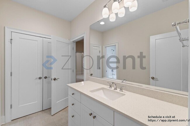 Building Photo - 1025 N Sharon Amity Rd