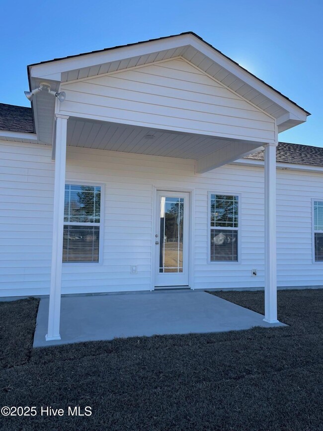 Building Photo - 2308 Sweet Bay Drive.