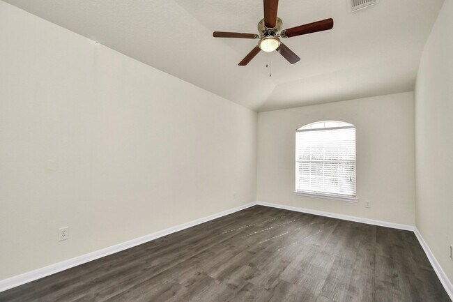 Building Photo - 2626 Orchard Creek Ln