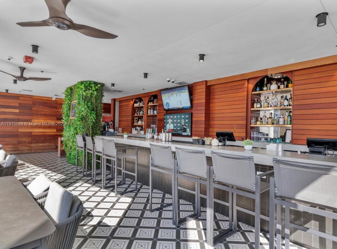 Building Photo - 398 NE 5th St