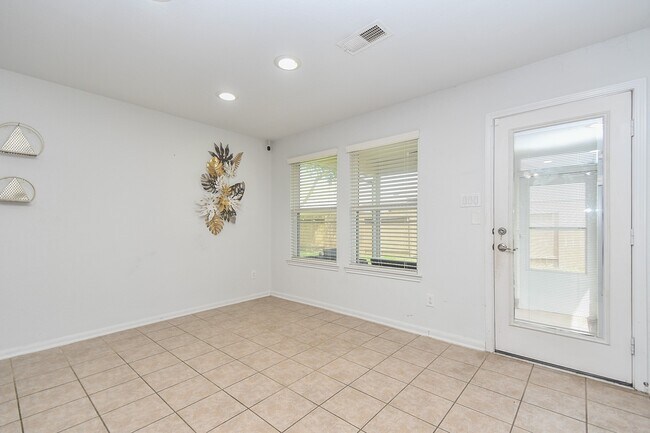 Building Photo - 18302 Mable Pond Ln