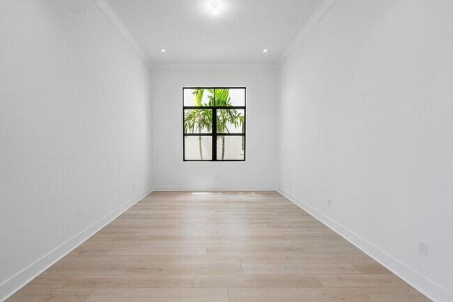 Building Photo - 13393 Artisan Cir