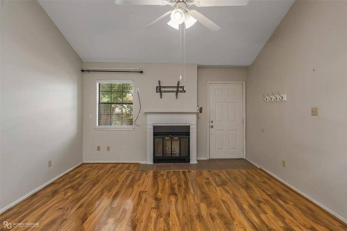 Building Photo - 3636 Greenacres Blvd
