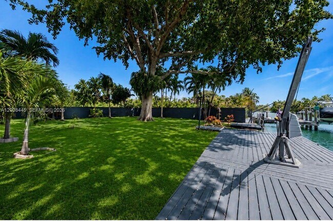 Building Photo - 540 S Shore Dr