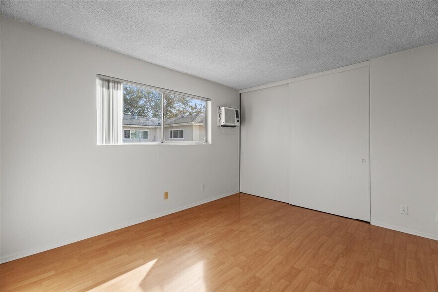 Building Photo - 11410 Missouri Ave
