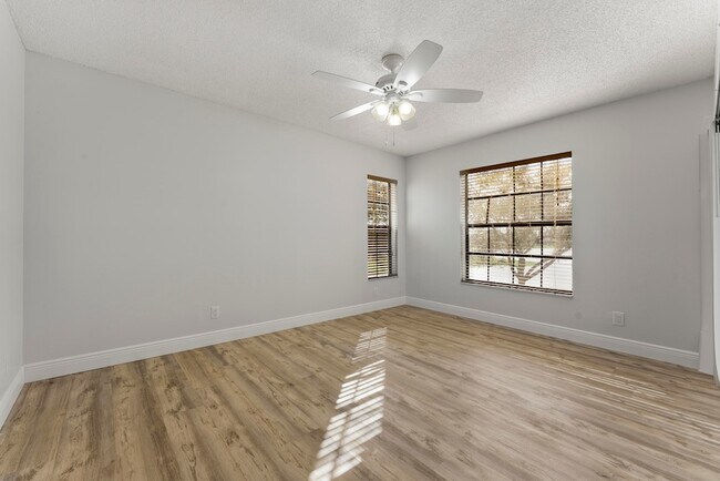 Building Photo - 2900 Olivewood Terrace