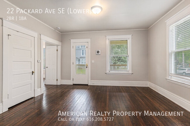 Building Photo - 22 Packard Ave SE