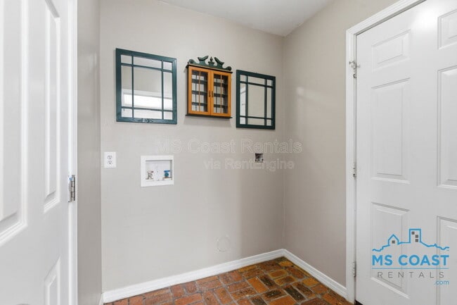 Building Photo - 14971 Camp Ln