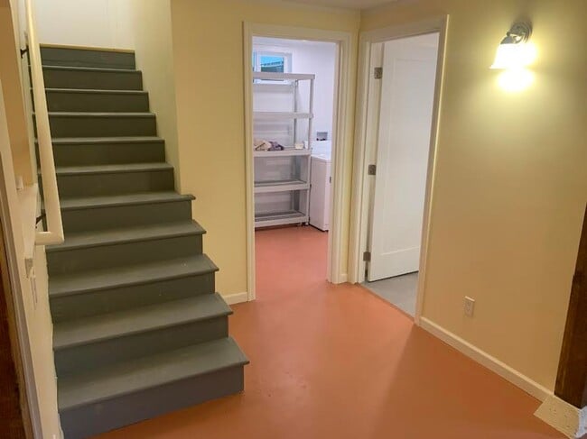 Building Photo - Impecable Remodel of Historic Eastmoreland...