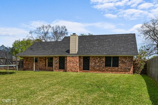 Building Photo - 501 Southwood Dr