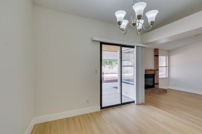 Building Photo - Charming Green Valley Single-Story Home wi...