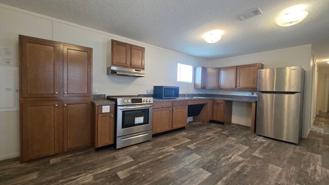 Building Photo - 3/2 MOBILE HOME IN COMMANDER'S PALACE - FRENSHIP ISD