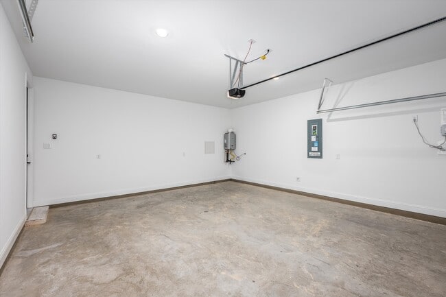 Building Photo - 1013 Rainshower Wy