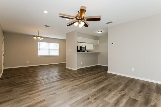 Building Photo - 9804 N Connechusett Rd