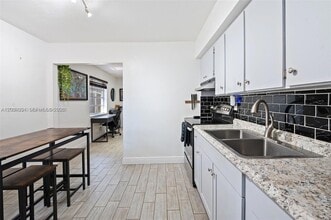 Building Photo - 5120 SW 26th Ave