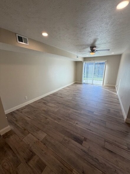 Building Photo - 7100 Van Dorn St