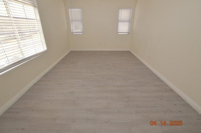 Building Photo - 9330 Cool Creek Ave