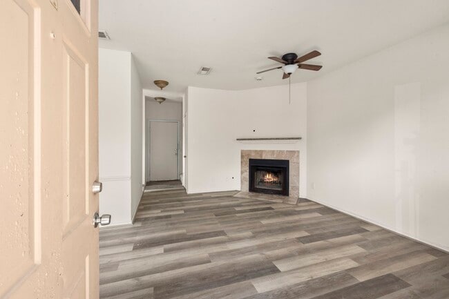 Building Photo - 1103 Dulles Ave