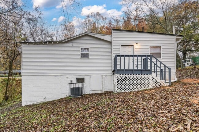 Building Photo - 406 Forest Rd