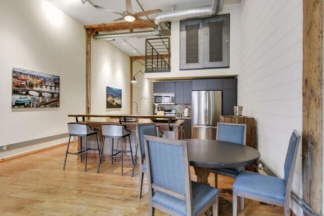 Building Photo - 801 N Washington Ave