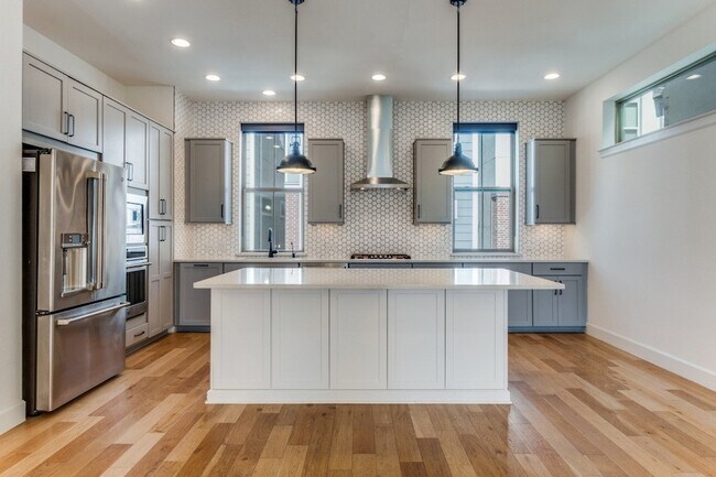 Building Photo - 2762 Yellow Jasmine Ln