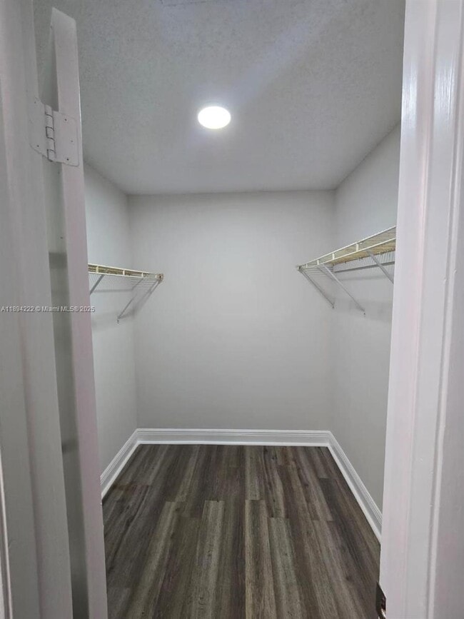 Building Photo - 4247 Willow Pond Cir