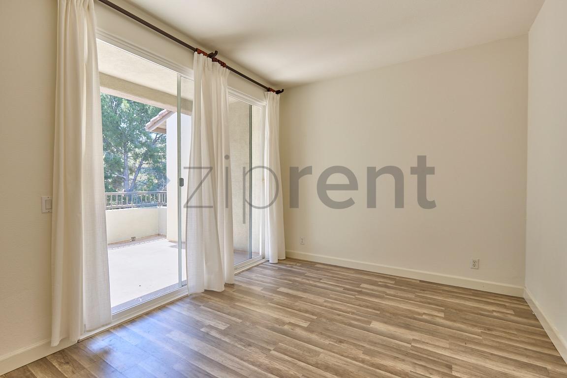 Building Photo - Unit