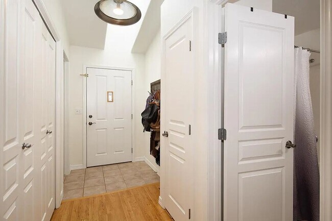 Building Photo - Adorable 3 bed 2 bath Meridian home just o...