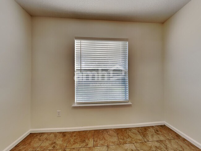 Building Photo - 3365 Shelley Dr