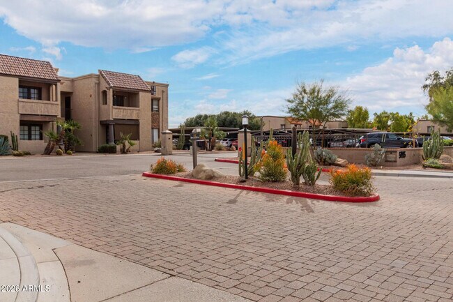 Building Photo - 5995 N 78th St