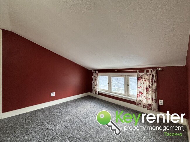 Building Photo - Charming 3-Bedroom Rental Home in Central ...