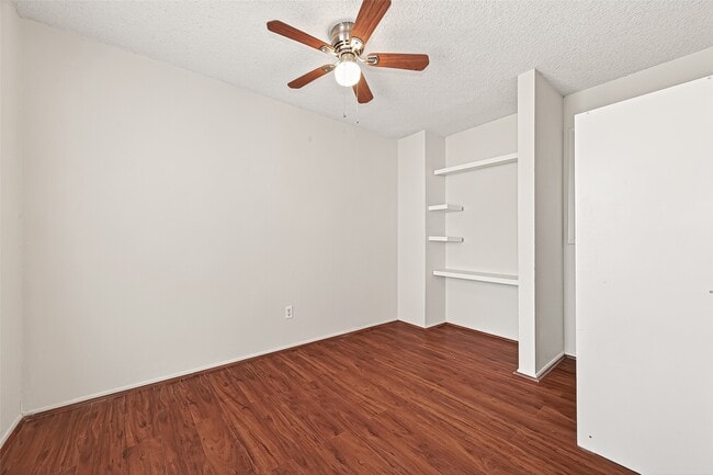 Building Photo - 13040 Greenway Chase Ct