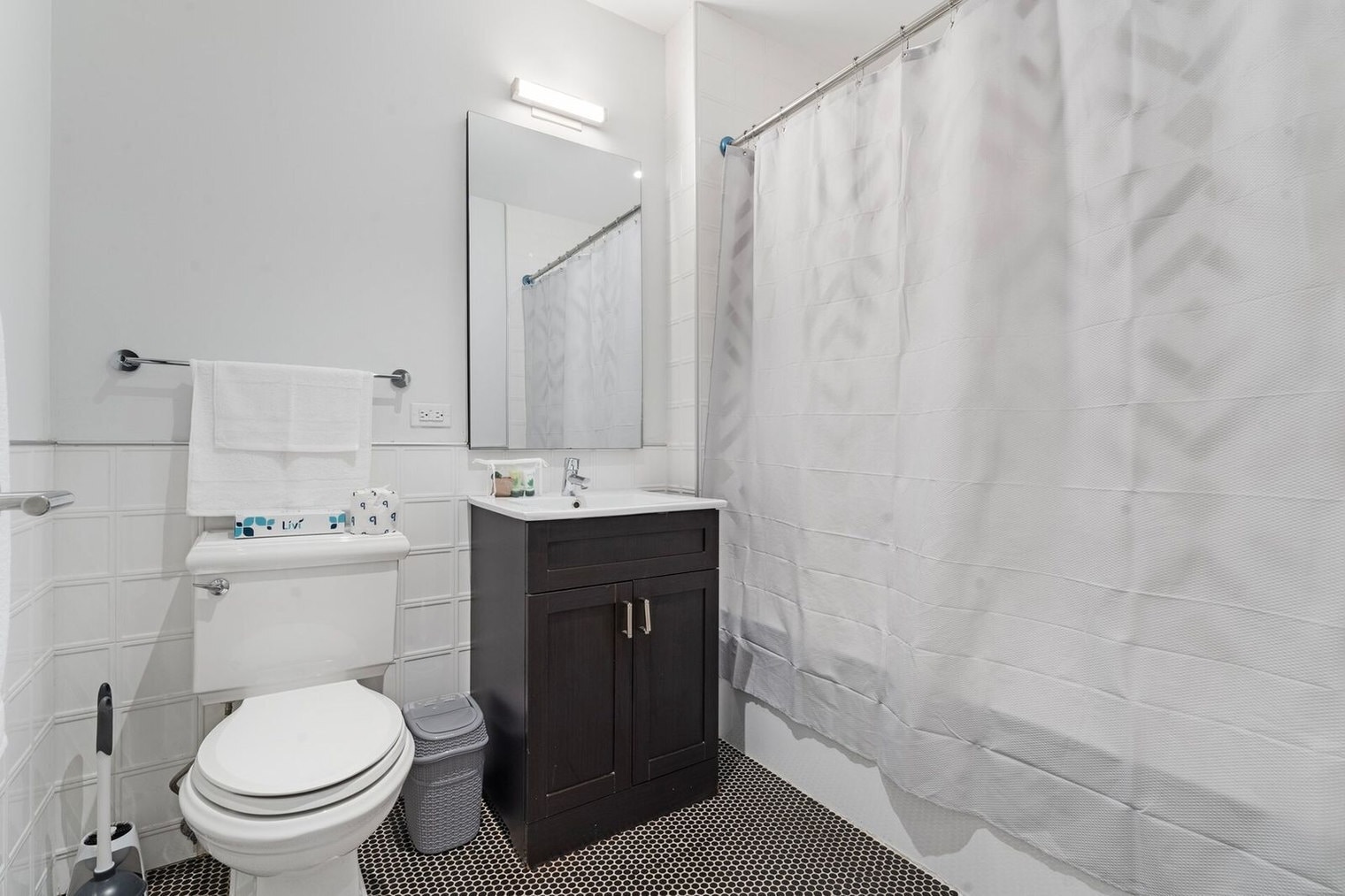 Building Photo - 152-11 89th Ave