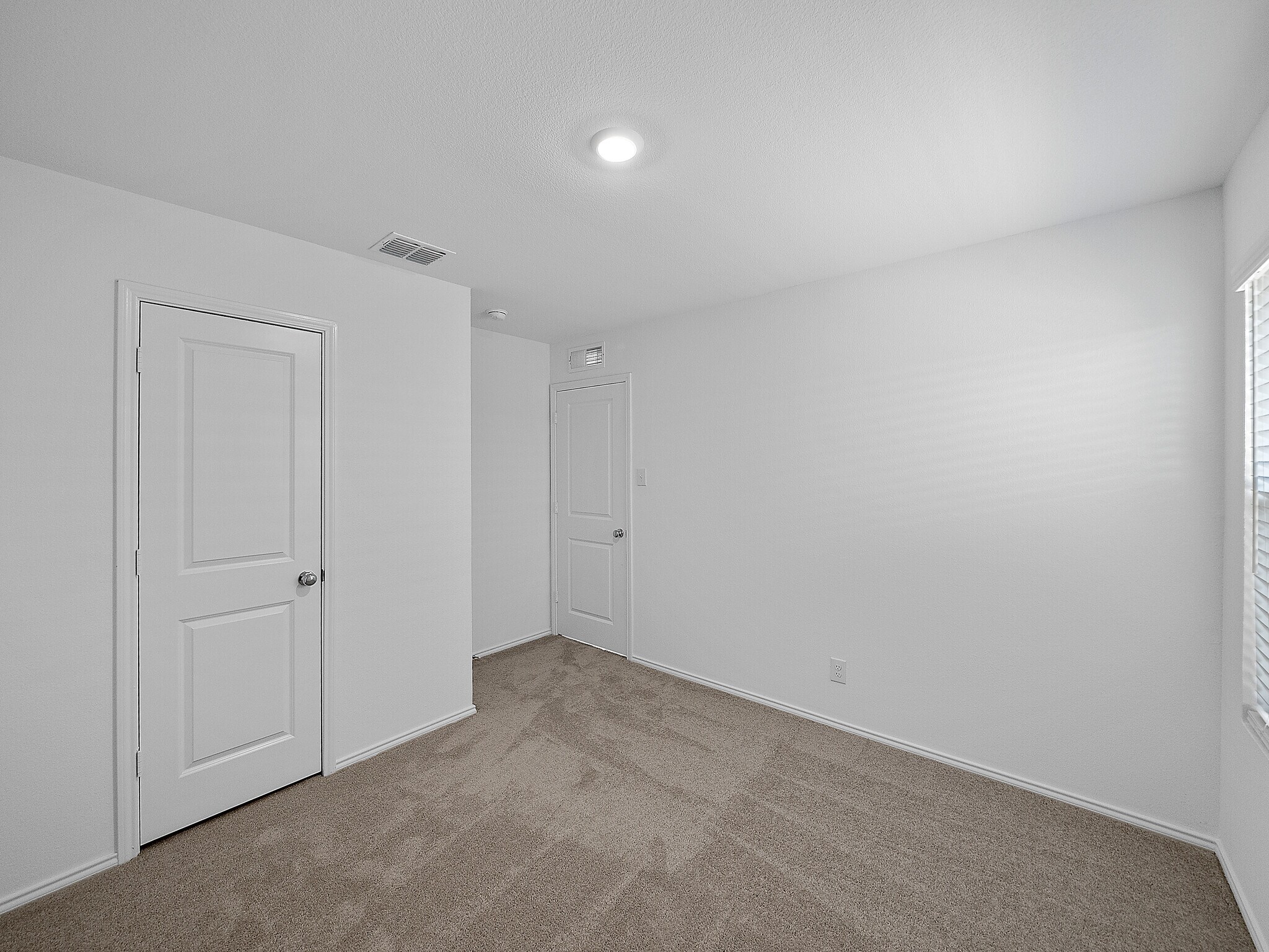 Building Photo - 14004 Birch Farm Dr
