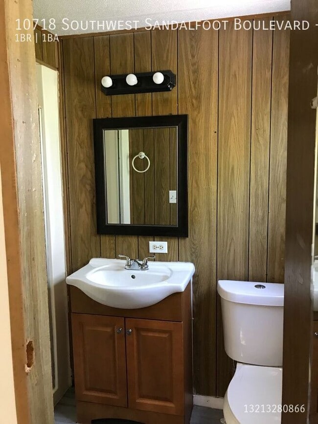 Building Photo - 10718 SW Sandalfoot Blvd