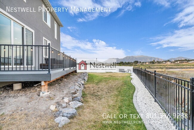 Building Photo - 1836 N Willet Dr