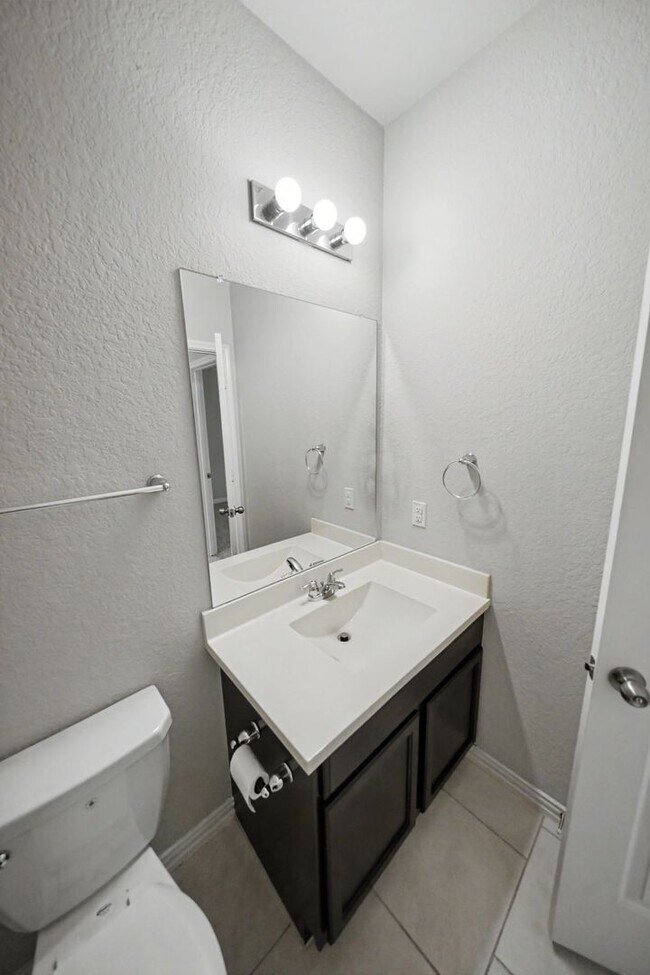 Building Photo - Beautiful Potranco Run Home with 3-Car Garage - Realtor Commission: $750