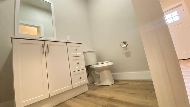 Building Photo - Remodeled 5 bedroom home in Mcloud!