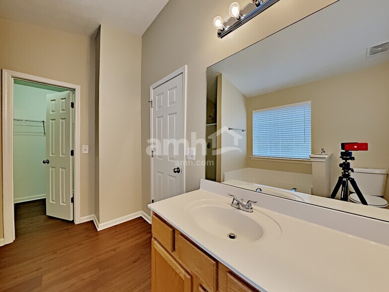 Building Photo - 6252 Whitetail Ct NW